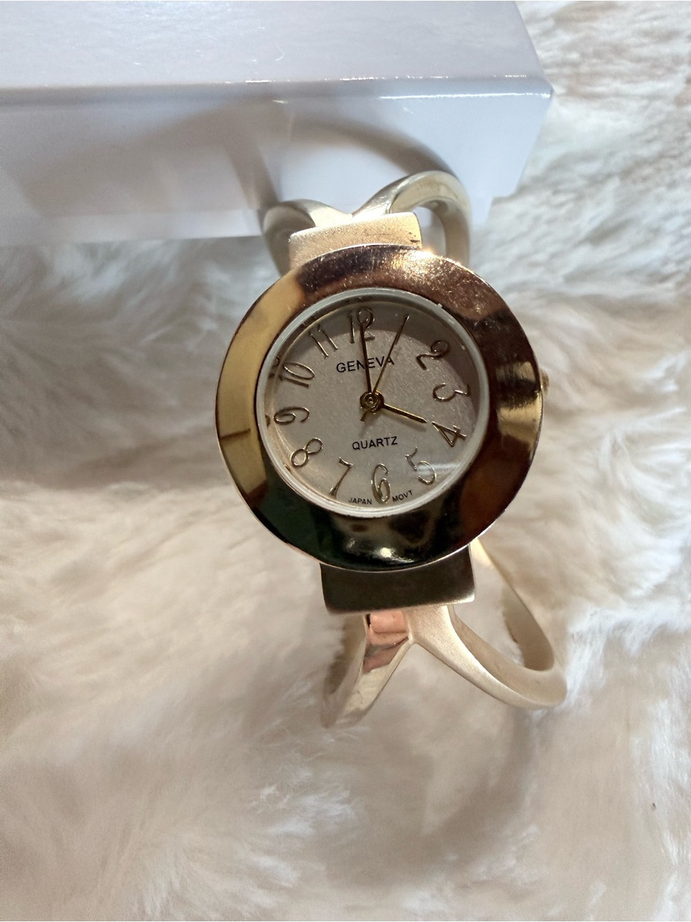 Geneva Quartz Bangle Watch